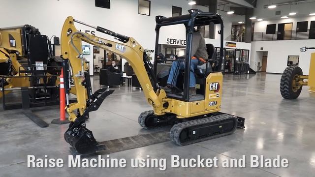 How to Adjust the Undercarriage on a Cat 301.7 Mini-Excavator смотреть онлайн