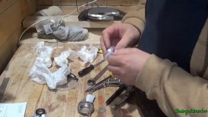 Торцовочная пила DeWALT DW 713. Замена подшипников вала. Replacing the shaft bearings.