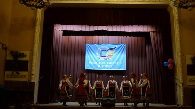 Учителя лицея им. И.Инзова покоряют Кишинев. "Буенек" смотреть онлайн