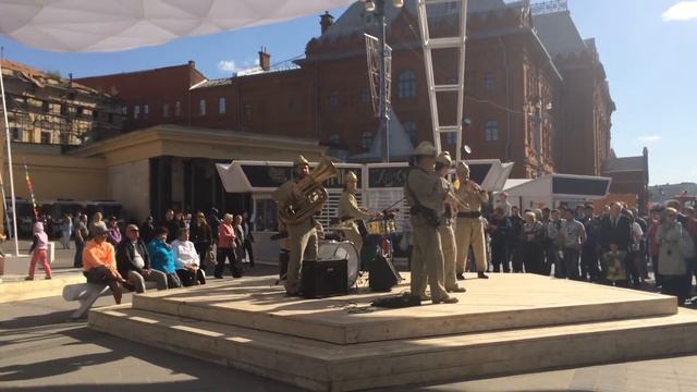 Музыканты на Улицах Москвы смотреть онлайн
