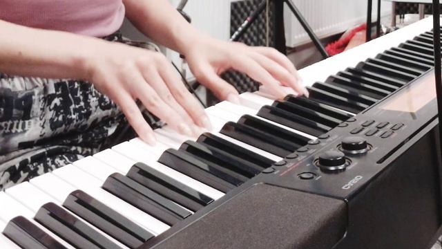 вокальная распевка "мычалка" и "МИ-МЭ-МА-МО-МУ" | музыкальная аккомпанемент смотреть онлайн