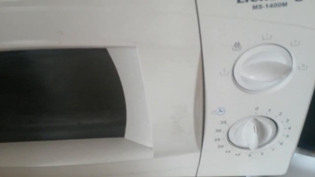 Как легко отмыть микроволновку от жира? На заметку молодой хозяйке смотреть онлайн