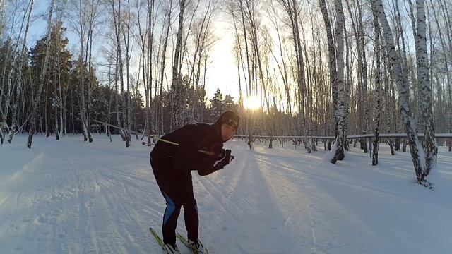 Прохождения поворотов на спусках на беговых лыжах смотреть онлайн