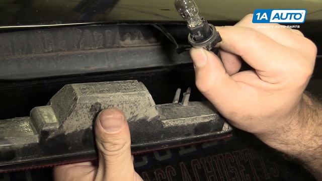 How to Replace Third Brake Light Assembly and Bulb 03-08 Honda Pilot смотреть онлайн