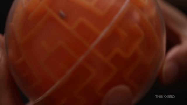 A-Maze-Ball Maze Game from ThinkGeek смотреть онлайн