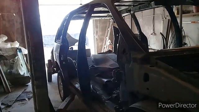 Крайслер Вояджер! Разобран. Осталась подвеска. смотреть онлайн