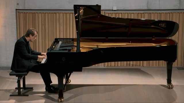 Matthieu Idmtal plays Radamés Gnattali: Negaceando смотреть онлайн