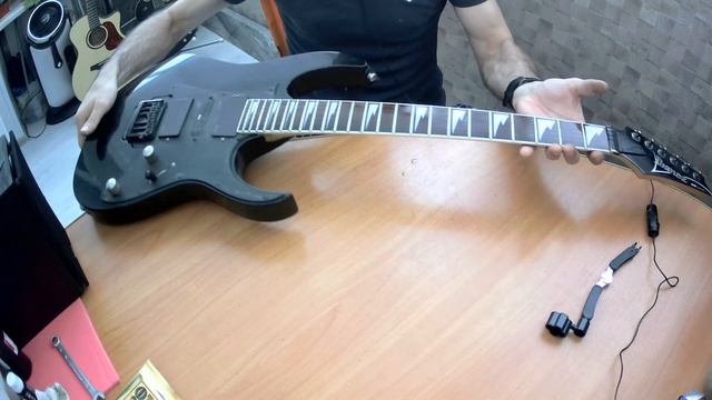 Замена струн на электрогитаре. смотреть онлайн