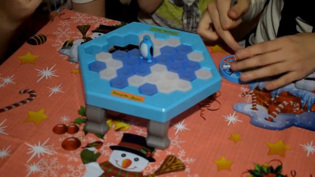 Чья льдинка крепче игра / Whose Ice is stronger смотреть онлайн
