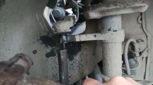 Установка грязезащитных заглушек рулевых тяг. (Лада Гранта).