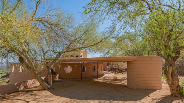 The Top 10 Most BIZARRE Airbnbs in Arizona… смотреть онлайн