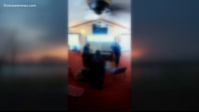 Jacksonville funeral home fails to turn off live stream of service; Family says they have no closur смотреть онлайн
