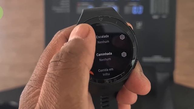 GALAXY FIT 2: Samsung tem uma PULSEIRA INTELIGENTE MELHOR que a MI BAND? | Análise / Review смотреть онлайн