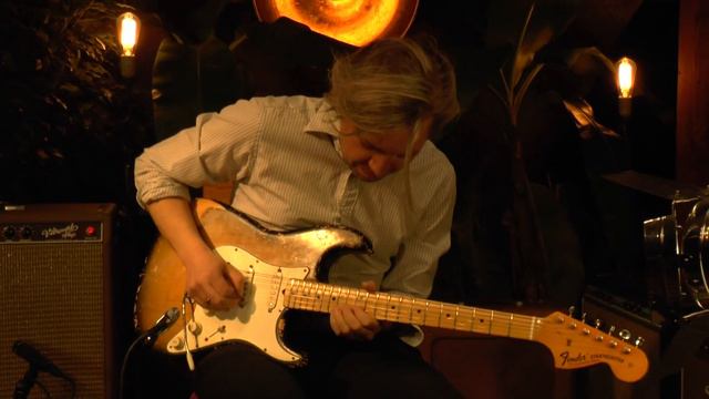 Fender Stratocaster 1969 w. maple cap neck presented by Vintage Guitar Oldenburg and Tobias Hoffman смотреть онлайн
