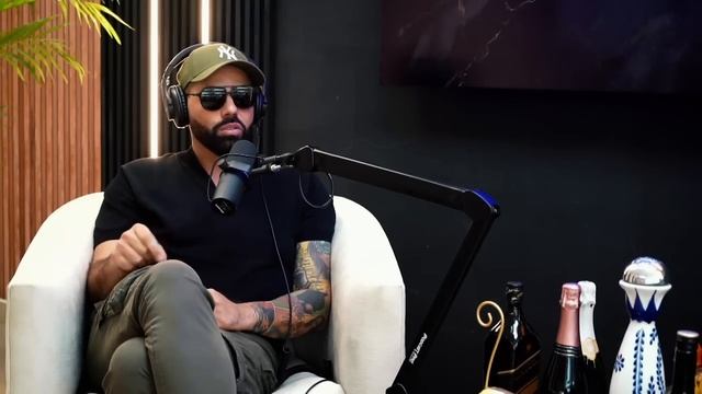 Ronald Farina La Television Nacional, 100 Ecuatorianos Dicen | USDC-T Ep 72 смотреть онлайн