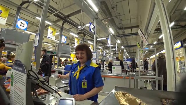 РАСПЛАЧИВАЮСЬ ЗОЛОТЫМ ЛЕЩОМ В МАГАЗИНАХ ¦ РАЗДАЛ ЕДУ НУЖДАЮЩИМСЯ смотреть онлайн