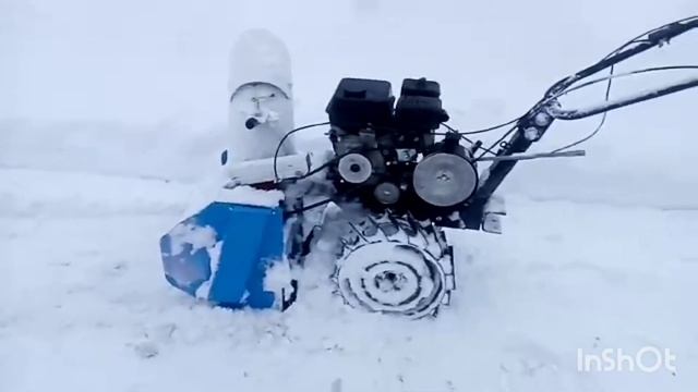 Чистим снег мотоблоком, испытания самодельного шкива. смотреть онлайн