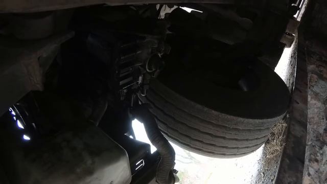 Шипел осушитель на Вольво во время наполнения системы воздухом смотреть онлайн