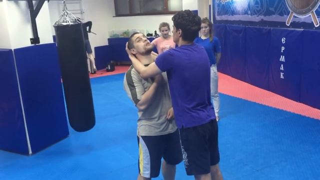 Прокачка шеи (базовая техника, тренировка Мма). смотреть онлайн