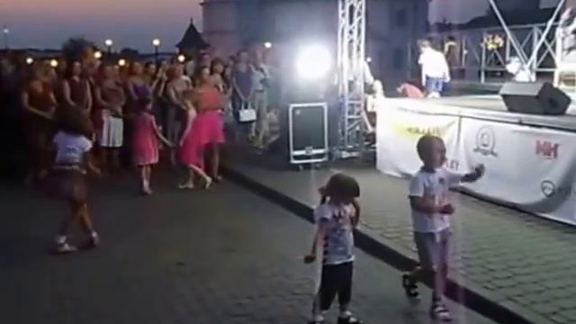 P.I. Tchaikovsky, Russian dance смотреть онлайн