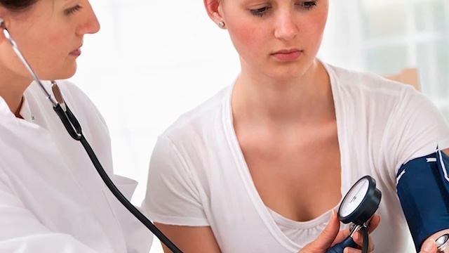 Как снизить давление в домашних условиях быстро?