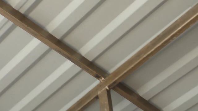 Сарай. Металлический каркас, металлопрофиль.