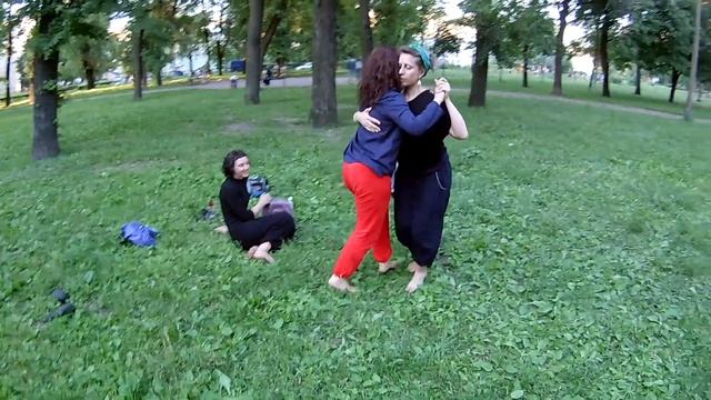 Tango on the grass. Katya & Merk смотреть онлайн