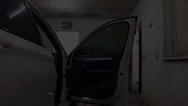 двойная тонировка на BMW X1 F48 смотреть онлайн