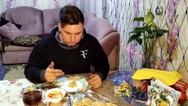 МУКБАНК/Лёша тоже пробует МАНТЫ 😋👍! ) Объелся сыночек 🤭💞!) Под разговор тарелочка быстро опустела смотреть онлайн