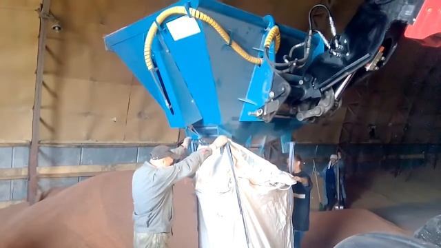 Ковш наполнитель биг-бэгов КНБ 2000 8 961 000 53 99 смотреть онлайн