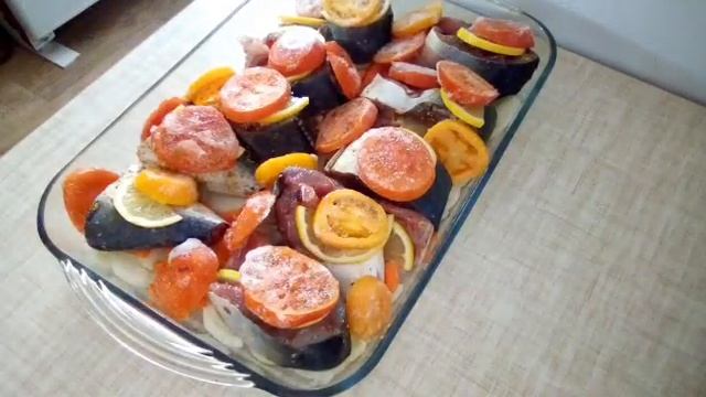 Лакедра запечённая с овощами.Супер рыба. смотреть онлайн