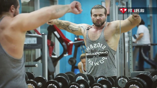 УПРАЖНЕНИЕ  МАХИ ГАНТЕЛЯМИ СТОЯ