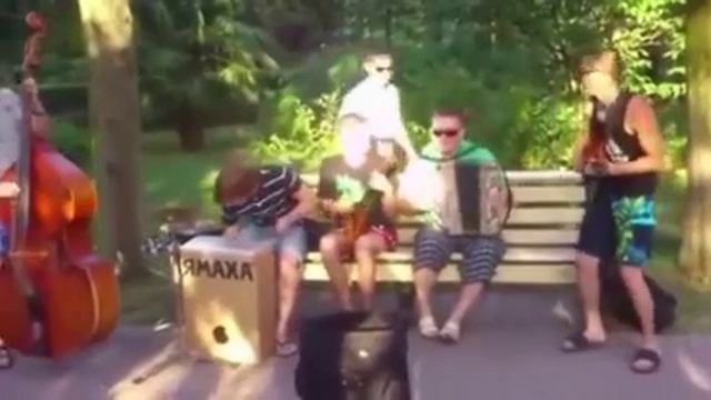 ДВОРОВЫЕ МУЗЫКАНТЫ смотреть онлайн