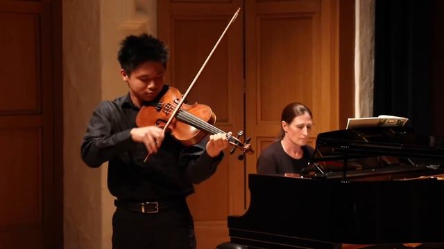 Albert Zhou | Viola Concerto (Walton) смотреть онлайн