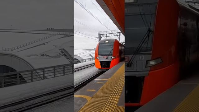 Электропоезд ЭС2Г-110 "Ласточка" прибывает на станцию "Нижегородская", МЦК // 23 февраля 2022 года смотреть онлайн