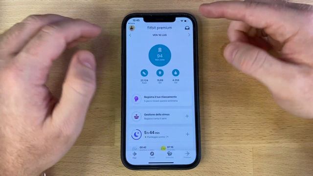 FITBIT LUXE: IL BRACCIALE FITNESS ELEGANTE E LEGGERO смотреть онлайн