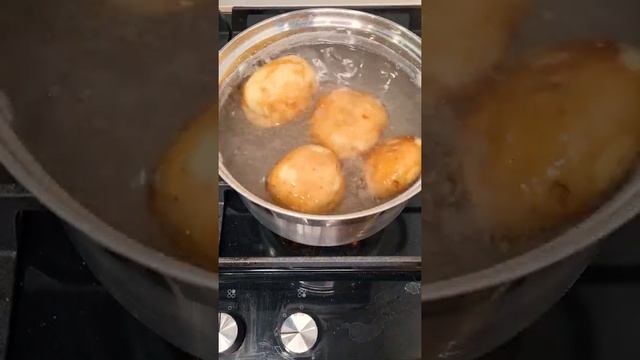 Так КАРТОШКУ ВЫ ТОЧНО НЕ ВАРИЛИ! Картофель ПО-СИРАКУЗСКИ! Простой рецепт необычной ВАРЕНОЙ КАРТОШКИ смотреть онлайн