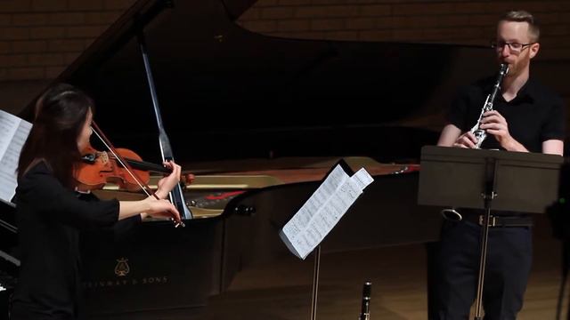 Béla Bartók - Contrasts for Violin, Clarinet and Piano, I. Verbunkos смотреть онлайн