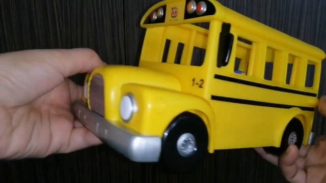CoComelon Bus | Musical Yellow School Bus With JJ Figure | UNBOXING | Mommy REVIEWS