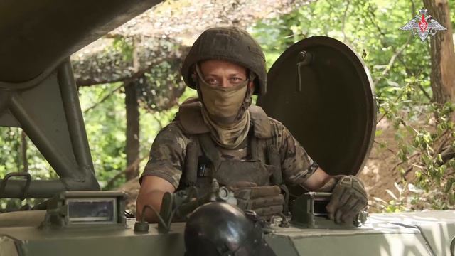 Позывной Белый - старший механик-водитель орудия 2С7М смотреть онлайн