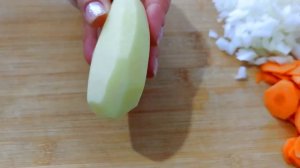 как приготовить  овощной суп ! вкусный лёгкий овощной суп без зажарки  и мясо/ на курином бульоне .