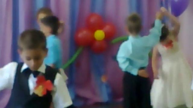 Двойная Дашенька - первый вальс , смотреть онлайн