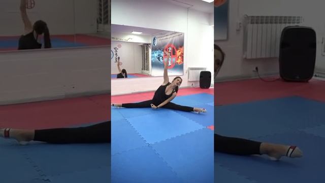 Ulyanova stretching. Урок 2. Часть 2 смотреть онлайн