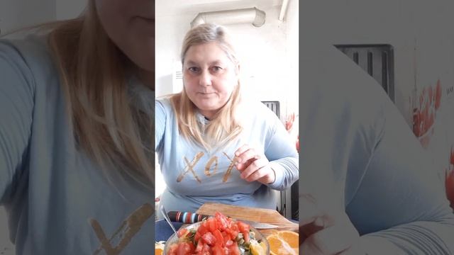 МУКБАНГ MUKBANG ГОТОВИМ ВМЕСТЕ САЛАТ ЗВЕЗДОПАД смотреть онлайн