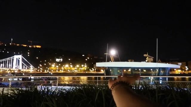 путешествую одна | autumn diaries | завожу новые знакомства в Будапеште смотреть онлайн