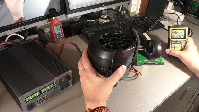 Эксперимент: автомобильные вентиляторы HOFER HF 625 223 и LUZAR LFh 12031 на пониженном напряжении смотреть онлайн