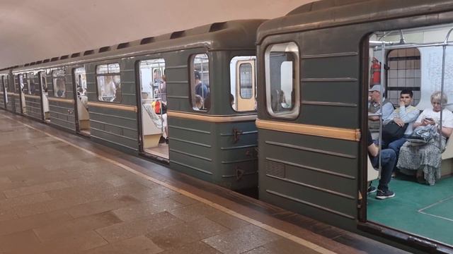 Номерной на станции Проспект Мира, КРЛ. 17 июня 2023г. смотреть онлайн