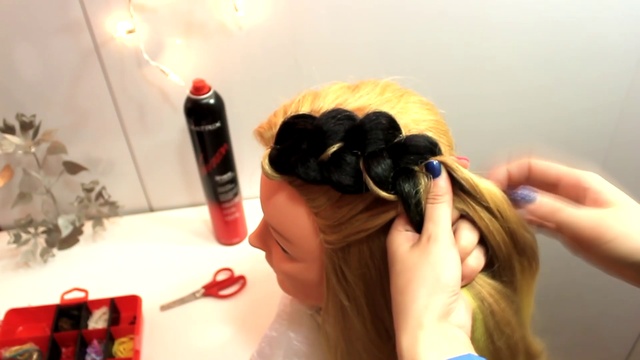 Прическа 2 французские цветные косы. Причёска в школу с канекалоном на 1 сентября. смотреть онлайн
