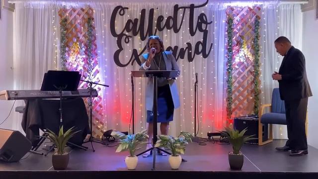 Sunday Morning Service: "Resisting Temptation" - Pastor Raul & Alice Escobedo смотреть онлайн