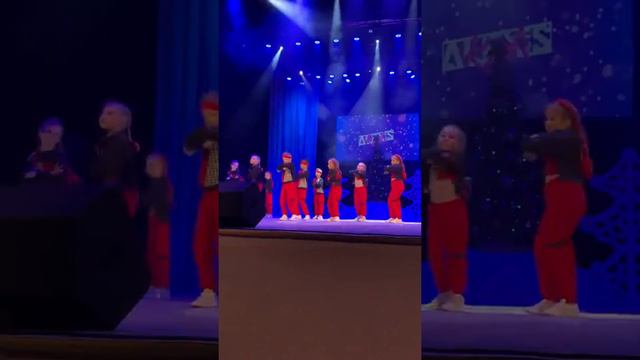 Первое выступление на большой сцене. #ALEXIS DANCE GROUP смотреть онлайн